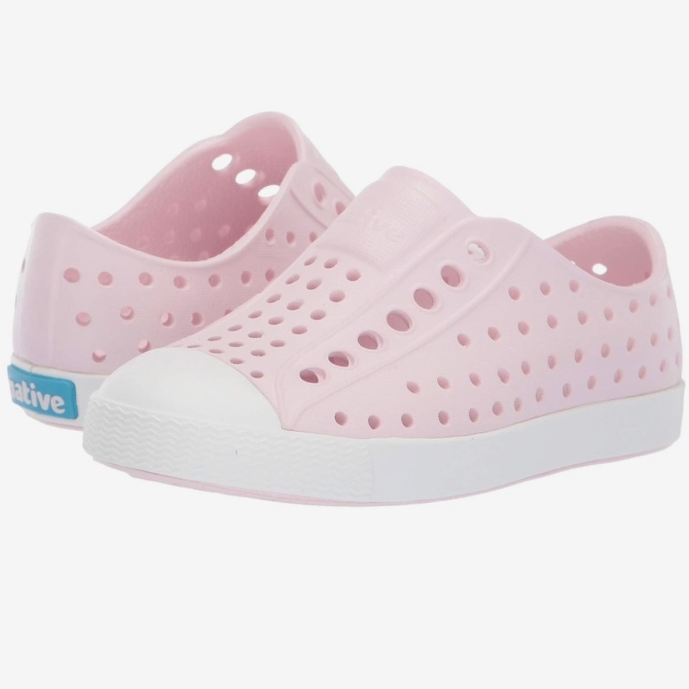 New Toddler Natives (Jefferson Child 7) in milk pink / shell white.